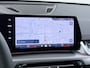 BMW iX1 eDrive20 67kWh M Sport pakket Pano-Dak/Schuif-dak Leer SOH 100% Warmtepomp Camera Navi Ecc PDC-a+v Apple Carplay Android Auto Elek.Achterklep Zwarte-Hemel VerkeersbordHerkenning WiFi M Aerodynamica Lmv Led Privacy Glas Isofix DAB Keyless Wifi 1e Eigenaar Origineel Nederlandse Auto !!