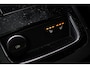 Volvo V60 2.0 T6 Plug-in hybrid AWD Ultra Dark | Adaptive Cruise Control | Head Up Display | 360 Camera | Schuif -/ Kanteldak | 19 Inch | Sportstoelen | Harman Kardon Audio | Memory | Adaptieve Koplampen |