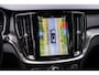 Volvo V60 2.0 T6 Plug-in hybrid AWD Ultra Dark | Adaptive Cruise Control | Head Up Display | 360 Camera | Schuif -/ Kanteldak | 19 Inch | Sportstoelen | Harman Kardon Audio | Memory | Adaptieve Koplampen |