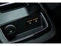 Volvo V60 2.0 T6 Plug-in hybrid AWD Ultra Dark | Adaptive Cruise Control | Head Up Display | 360 Camera | Schuif -/ Kanteldak | 19 Inch | Sportstoelen | Harman Kardon Audio | Memory | Adaptieve Koplampen |