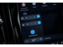 Volvo V60 2.0 T6 Plug-in hybrid AWD Ultra Dark | Adaptive Cruise Control | Head Up Display | 360 Camera | Schuif -/ Kanteldak | 19 Inch | Sportstoelen | Harman Kardon Audio | Memory | Adaptieve Koplampen |
