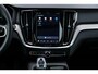 Volvo V60 2.0 T6 Plug-in hybrid AWD Ultra Dark | Adaptive Cruise Control | Head Up Display | 360 Camera | Schuif -/ Kanteldak | 19 Inch | Sportstoelen | Harman Kardon Audio | Memory | Adaptieve Koplampen |