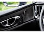 Volvo V60 2.0 T6 Plug-in hybrid AWD Ultra Dark | Adaptive Cruise Control | Head Up Display | 360 Camera | Schuif -/ Kanteldak | 19 Inch | Sportstoelen | Harman Kardon Audio | Memory | Adaptieve Koplampen |