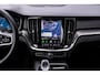 Volvo V60 2.0 T6 Plug-in hybrid AWD Ultra Dark | Adaptive Cruise Control | Head Up Display | 360 Camera | Schuif -/ Kanteldak | 19 Inch | Sportstoelen | Harman Kardon Audio | Memory | Adaptieve Koplampen |