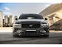 Volvo V60 2.0 T6 Plug-in hybrid AWD Ultra Dark | Adaptive Cruise Control | Head Up Display | 360 Camera | Schuif -/ Kanteldak | 19 Inch | Sportstoelen | Harman Kardon Audio | Memory | Adaptieve Koplampen |
