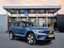 Volvo XC40 Single Motor 70kWh Plus | 19" Allseason | Leder/Nubuck | Getint Glas | Keyless | Adaptieve Cruise | BLIS | Stoel/Stuurverwarming | Warmtepomp