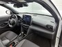 Toyota Yaris Cross 1.5 Hybrid 115 First Edition + | BTW voertuig | Stoel+stuurverwarming | Draadloze telefoonlader | Achteruitrijcamera | Cruise Control Adaptive | Navigatie |