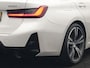 BMW 3-Serie Touring 330e M Sport PHEV 293pk Dealer O.H. NIEUW MODEL | Adaptive Cruise | Head Up | Camera | Lederen Competition Stoelen Memory & Verwarmd | Sfeerverlichting | Stuur Verwarmd | Keyless | Blis | Apple Carplay | Plug In Hybrid |