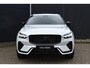 Volvo XC60 T6 Plug-in hybrid AWD Plus Black Edition | Panoramadak | Verwarmbare voorstoelen en achterbank | 360 graden camera | Premium audio by Harman Kardon | Elektrische achterklep | Adaptieve cruise control | BLIS | Head Up Display | Volvo Guard Alarm | Google Navigatie |