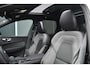 Volvo XC60 T6 Plug-in hybrid AWD Plus Black Edition | Panoramadak | Verwarmbare voorstoelen en achterbank | 360 graden camera | Premium audio by Harman Kardon | Elektrische achterklep | Adaptieve cruise control | BLIS | Head Up Display | Volvo Guard Alarm | Google Navigatie |