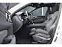 Volvo XC60 T6 Plug-in hybrid AWD Plus Black Edition | Panoramadak | Verwarmbare voorstoelen en achterbank | 360 graden camera | Premium audio by Harman Kardon | Elektrische achterklep | Adaptieve cruise control | BLIS | Head Up Display | Volvo Guard Alarm | Google Navigatie |