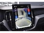 Volvo XC60 T6 Plug-in hybrid AWD Plus Black Edition | Panoramadak | Verwarmbare voorstoelen en achterbank | 360 graden camera | Premium audio by Harman Kardon | Elektrische achterklep | Adaptieve cruise control | BLIS | Head Up Display | Volvo Guard Alarm | Google Navigatie |