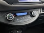 Toyota Yaris 1.5 Hybrid Bi-Tone | Navigatie | Cruise Control | Safety Pakket | Unieke Samenstelling | Onderweg-naar-dealer