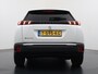 Peugeot e-2008 EV Allure 50 kWh | ACCU 99% | 3-fase | Automatische airconditioning | Navigatie via Apple Carplay en Android auto | Cruise control | Keyless entry