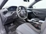 Peugeot e-2008 EV Allure 50 kWh | ACCU 99% | 3-fase | Automatische airconditioning | Navigatie via Apple Carplay en Android auto | Cruise control | Keyless entry