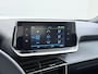 Peugeot e-2008 EV Allure 50 kWh | ACCU 99% | 3-fase | Automatische airconditioning | Navigatie via Apple Carplay en Android auto | Cruise control | Keyless entry