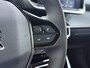 Peugeot e-2008 EV Allure 50 kWh | ACCU 99% | 3-fase | Automatische airconditioning | Navigatie via Apple Carplay en Android auto | Cruise control | Keyless entry