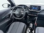 Peugeot e-2008 EV Allure 50 kWh | ACCU 99% | 3-fase | Automatische airconditioning | Navigatie via Apple Carplay en Android auto | Cruise control | Keyless entry