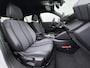 Peugeot e-2008 EV Allure 50 kWh | ACCU 99% | 3-fase | Automatische airconditioning | Navigatie via Apple Carplay en Android auto | Cruise control | Keyless entry