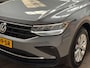 Volkswagen Tiguan 1.5 TSI Life Sport (VIRTUAL COCKPIT, APPLE CARPLAY, GROOT NAVI, KEYLESS, CAMERA, SPORTSTOELEN, GETINT GLAS, CRUISE, NIEUWSTAAT)
