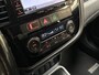 Mitsubishi Outlander 2.0 PHEV Deluxe 204Pk Automaat (NAVIGATIE, CAMERA, LEDER/ALCANTARA, KEYLESS, SPORTSTOELEN, TREKHAAK, GETINT GLAS, CRUISE, NIEUWE APK, NIEUWSTAAT)
