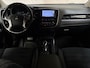 Mitsubishi Outlander 2.0 PHEV Deluxe 204Pk Automaat (NAVIGATIE, CAMERA, LEDER/ALCANTARA, KEYLESS, SPORTSTOELEN, TREKHAAK, GETINT GLAS, CRUISE, NIEUWE APK, NIEUWSTAAT)