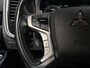 Mitsubishi Outlander 2.0 PHEV Deluxe 204Pk Automaat (NAVIGATIE, CAMERA, LEDER/ALCANTARA, KEYLESS, SPORTSTOELEN, TREKHAAK, GETINT GLAS, CRUISE, NIEUWE APK, NIEUWSTAAT)