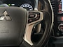 Mitsubishi Outlander 2.0 PHEV Deluxe 204Pk Automaat (NAVIGATIE, CAMERA, LEDER/ALCANTARA, KEYLESS, SPORTSTOELEN, TREKHAAK, GETINT GLAS, CRUISE, NIEUWE APK, NIEUWSTAAT)