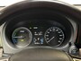 Mitsubishi Outlander 2.0 PHEV Deluxe 204Pk Automaat (NAVIGATIE, CAMERA, LEDER/ALCANTARA, KEYLESS, SPORTSTOELEN, TREKHAAK, GETINT GLAS, CRUISE, NIEUWE APK, NIEUWSTAAT)