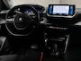 Peugeot 2008 1.2 PureTech Allure Sport Automaat (VIRTUAL COCKPIT, APPLE CARPLAY, GROOT NAVI, 360 CAMERA, LEDER, SPORTSTOELEN, KEYLESS, GETINT GLAS, NIEUWE APK, NIEUWSTAAT)