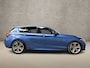 BMW 1-Serie 118i M Sport Line Shadow Automaat (NAVIGATIE, M PAKKET, VIRTUAL COCKPIT, STOELVERWARMING, SPORTSTOELEN, ZWART HEMEL, GETINT GLAS, PARKEERSENSOREN, NIEUWSTAAT)