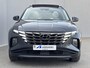 Hyundai Tucson 1.6 T-GDI HEV 230pk Premium Sky / Dealer onderhouden / Glazen schuif- en kanteldak / Trekgewicht 1650 kg / Elektrische achterklep / Stuur- Stoel & Achterbank verwarming / Rondomzicht camera / Stoelventilatie / Adaptief cruise control / Krell Audio Systeem /