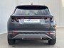 Hyundai Tucson 1.6 T-GDI HEV 230pk Premium Sky / Dealer onderhouden / Glazen schuif- en kanteldak / Trekgewicht 1650 kg / Elektrische achterklep / Stuur- Stoel & Achterbank verwarming / Rondomzicht camera / Stoelventilatie / Adaptief cruise control / Krell Audio Systeem /