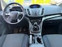 Ford C-Max 1.6 EcoBoost Titanium van 2de Eig met parkeersensoren en trekhaak en navigatie en bluetooth telefoon / media en airco