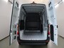 Mercedes-Benz eSprinter L2 H2 | 55 kWh | ACHTERUITRIJCAMERA | STOELVERWARMING | AIRCO | DAB+ RADIO | OPSTAP TOT LAADRUIMTE | 3-ZITS | COMFORT