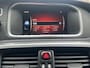 Volvo V40 1.5 T3 Automaat R-Design Polar + Sport Panoramadak Navigatie Camera Harman Kardon Audio Keyless Entry Led Koplampen Stoelverwarming Extra Getint Glas NL Auto