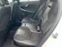 Volvo V40 1.5 T3 Automaat R-Design Polar + Sport Panoramadak Navigatie Camera Harman Kardon Audio Keyless Entry Led Koplampen Stoelverwarming Extra Getint Glas NL Auto