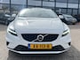 Volvo V40 1.5 T3 Automaat R-Design Polar + Sport Panoramadak Navigatie Camera Harman Kardon Audio Keyless Entry Led Koplampen Stoelverwarming Extra Getint Glas NL Auto