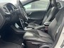 Volvo V40 1.5 T3 Automaat R-Design Polar + Sport Panoramadak Navigatie Camera Harman Kardon Audio Keyless Entry Led Koplampen Stoelverwarming Extra Getint Glas NL Auto