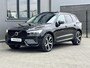 Volvo XC60 2.0 T6 Plug-in hybrid AWD Plus Dark Long range | R design | 350 PK | Trekhaak | 21 inch | Pano | H/K | 360 Camera