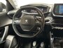 Peugeot 2008 1.2 PureTech Allure Sport 131Pk (APPLE CARPLAY, 3D COCKPIT, GROOT NAVI, 360 CAMERA, LEDER, SPORTSTOELEN, KEYLESS, GETINT GLAS, LM VELGEN, NIEUWE APK, NIEUWSTAAT)