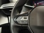 Peugeot 2008 1.2 PureTech Allure Sport 131Pk (APPLE CARPLAY, 3D COCKPIT, GROOT NAVI, 360 CAMERA, LEDER, SPORTSTOELEN, KEYLESS, GETINT GLAS, LM VELGEN, NIEUWE APK, NIEUWSTAAT)