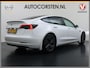 Tesla Model 3 SR+ 325PK AutoPilot Ivory-Leder Pano-Dak Adaptive Cruise Lmv 18" Camera's Elektr.-Stuur+Stoelen+Spiegels+Geheugen+Easy-Entry+Verwarmde stoelen Park assistent Pdc WIFI Ecc Lane-Assist Speed-Assist Ecc Navi Led DAB Voorverwarmen interieur via App Keyless One-Pedal-Drive 1e Eigenaar Origineel Nederlandse Auto 1.584kg