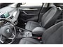 BMW X1 sDrive20i High Executive | Panoramadak | Leer | Stuur en stoelverw. | Trekhaak 1800kg | Head Up | NL Auto Dealer onderhouden |
