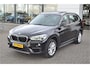 BMW X1 sDrive20i High Executive | Panoramadak | Leer | Stuur en stoelverw. | Trekhaak 1800kg | Head Up | NL Auto Dealer onderhouden |