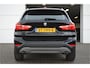 BMW X1 sDrive20i High Executive | Panoramadak | Leer | Stuur en stoelverw. | Trekhaak 1800kg | Head Up | NL Auto Dealer onderhouden |