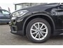 BMW X1 sDrive20i High Executive | Panoramadak | Leer | Stuur en stoelverw. | Trekhaak 1800kg | Head Up | NL Auto Dealer onderhouden |