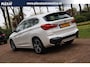 BMW X1 SDrive20i High Executive Aut. | M-pakket | Stoelverwarming | Head-up | Camera | Trekhaak | Volledige Historie | NL. Auto |