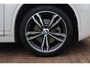BMW X1 SDrive20i High Executive Aut. | M-pakket | Stoelverwarming | Head-up | Camera | Trekhaak | Volledige Historie | NL. Auto |
