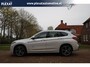 BMW X1 SDrive20i High Executive Aut. | M-pakket | Stoelverwarming | Head-up | Camera | Trekhaak | Volledige Historie | NL. Auto |